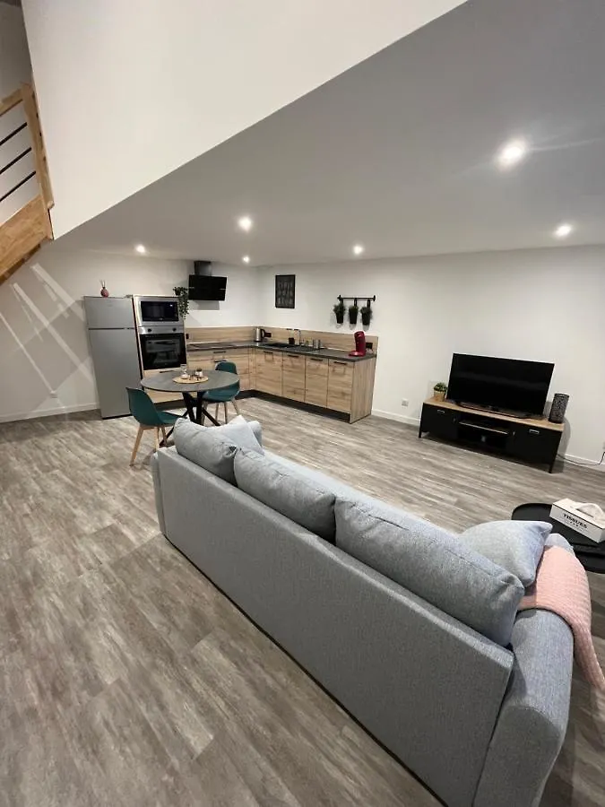 Chez Vins Et Jul Apartment Villieu-Loyes-Mollon 0*,